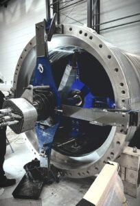 Machine d'usinage mobile utilisée pour l'alésage sur site On-site machining savoir-faire