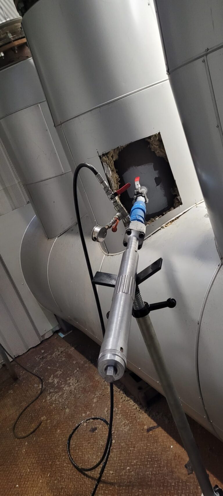 Piquages en charge DN25 sur DN700